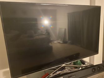 Like new Samsung Smart Tv 55 inch plastic still on tv