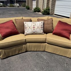 High-End Curved Sofa – Excellent Condition + Free Delivery