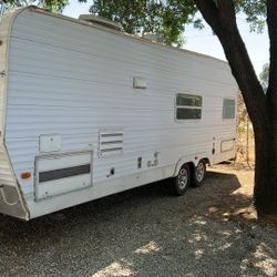 2002 Keystone Sprinter 28’ Toyhauler 