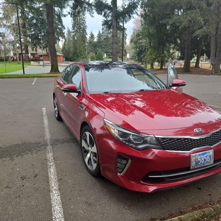 I'm Selling My Kia Optima SX T-GDI Turbo 2018 In Good Condition It Has 90000mile Panoramic Roof Back Up Camera Bluetooth