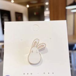 New Cute Bunny Rabbit Brooch Pin Jewelry Gift 