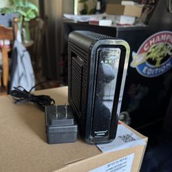 Arris Touchstone CM8200 Cable Modem