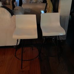 26 inch 4 Bar Stool, good condition Pick Up In Oroville 
