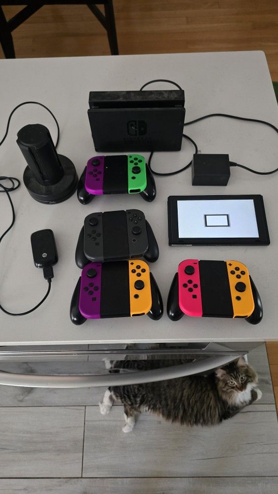 Nintendo Switch 1 Bundle
