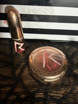 Rihanna Mac set 