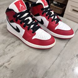 Air Jordan 1 Mid Chicago 5.5y