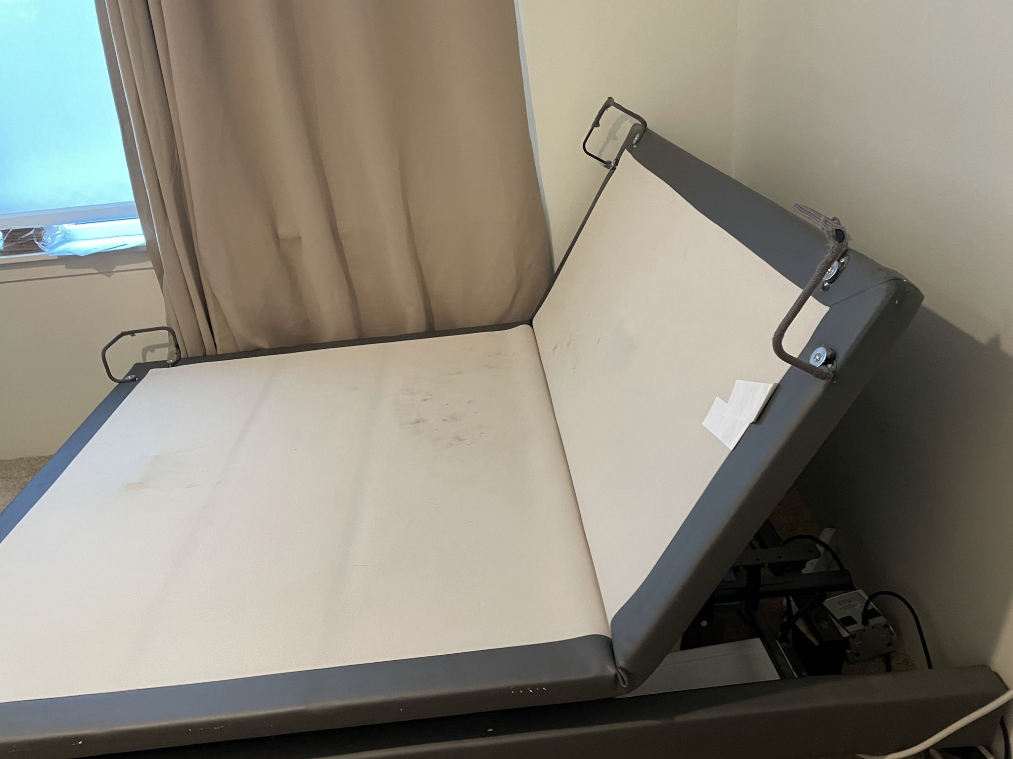 Queen Bed Frame (electronic) Reverie 8Q Adjustable Power Foundation