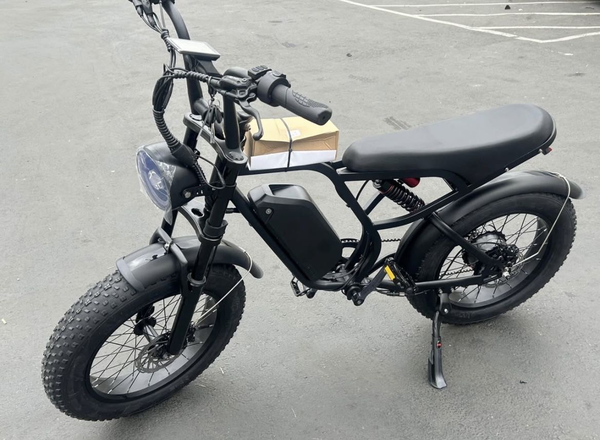 Bluvall Electric Bicycle 28MPH Brand New In Box