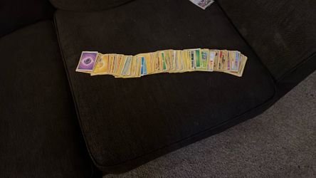157 Pokémon cards normal and gold