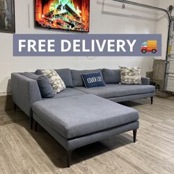 West Elm Sectional Couch 🛋️- FREE DELIVERY 🚚 
