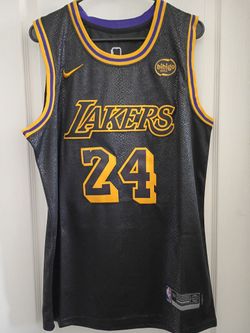 Los Angeles Lakers #24 Bryant Jersey Size Large - NWT!