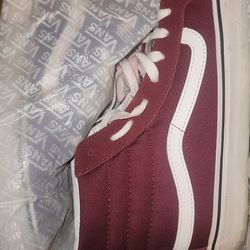 BURGUNDY MEN VANS SIZE 8.5 MEN SLIGHTLY USED.  ASKING FOR $40