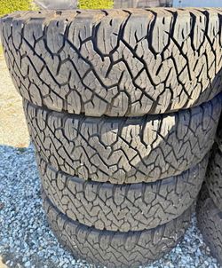 275/65/20 Bfgoodrich ko3 📍📍 Vendo un set de llantas con 80% de vida las 4 📍🌟