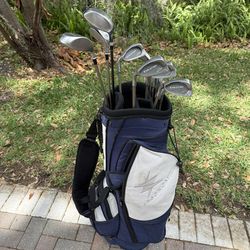 Mens left handed golf club set. With golf bag. Complete set