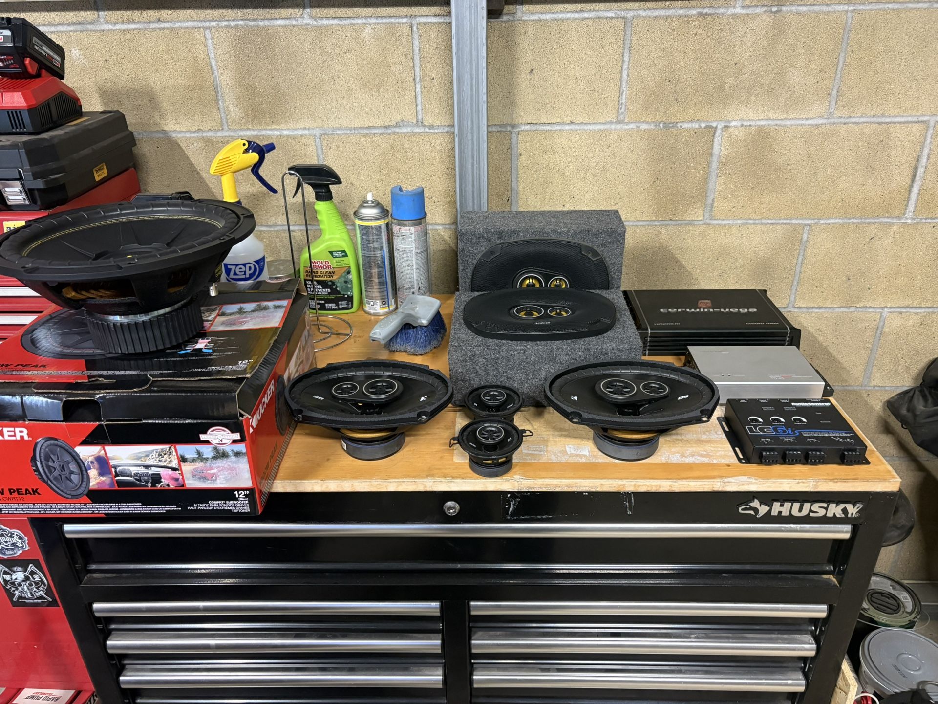 Kicker Speakers System