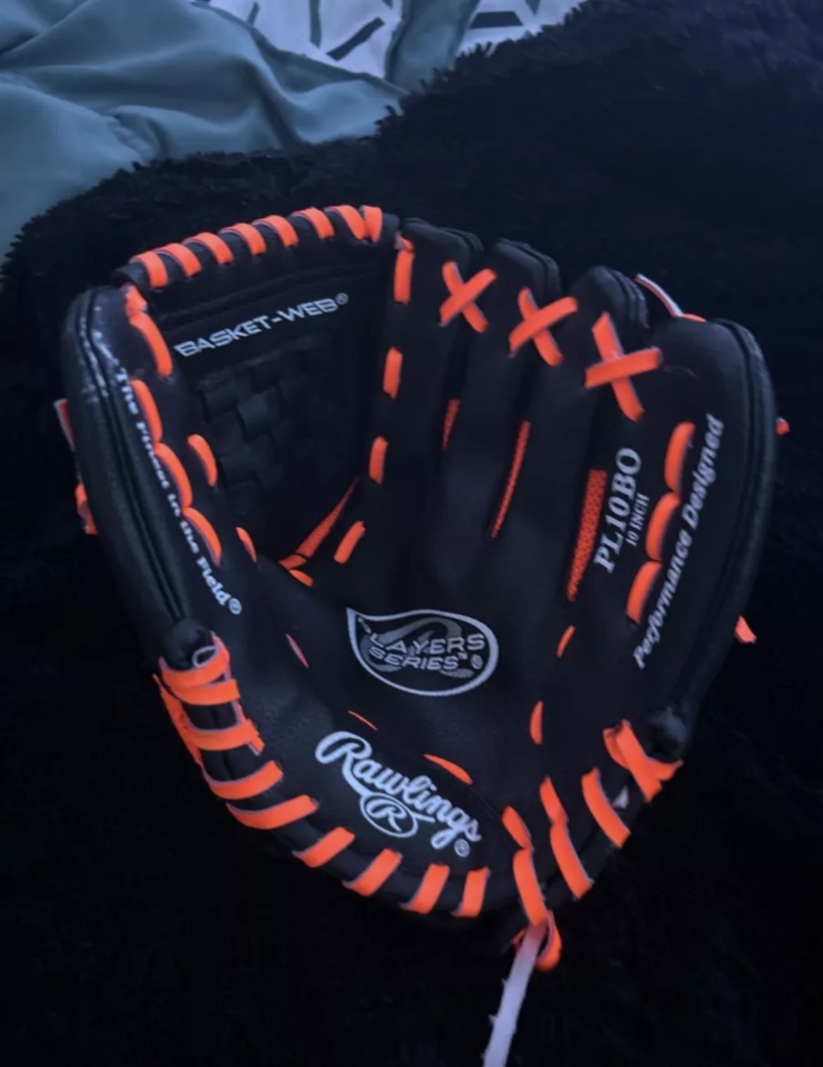 rawlings baseball glove 10 inch brand new never really used it as a kid