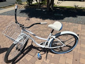 Woman’s Beach Cruiser