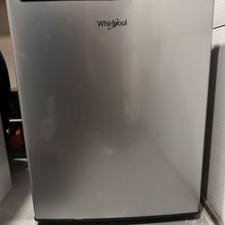 Whirlpool Mini Fridge 