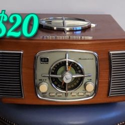 Thunderbird Record Player  ( 33-45- 78 speeds ) CD Player CD Player Not Working and Radio $20
