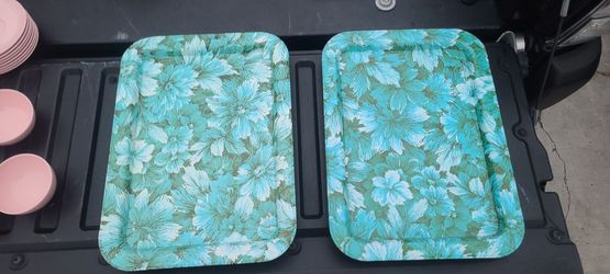 Vintage Metal TV Trays