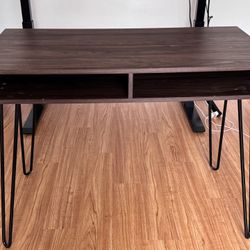 Writing / Computer desk