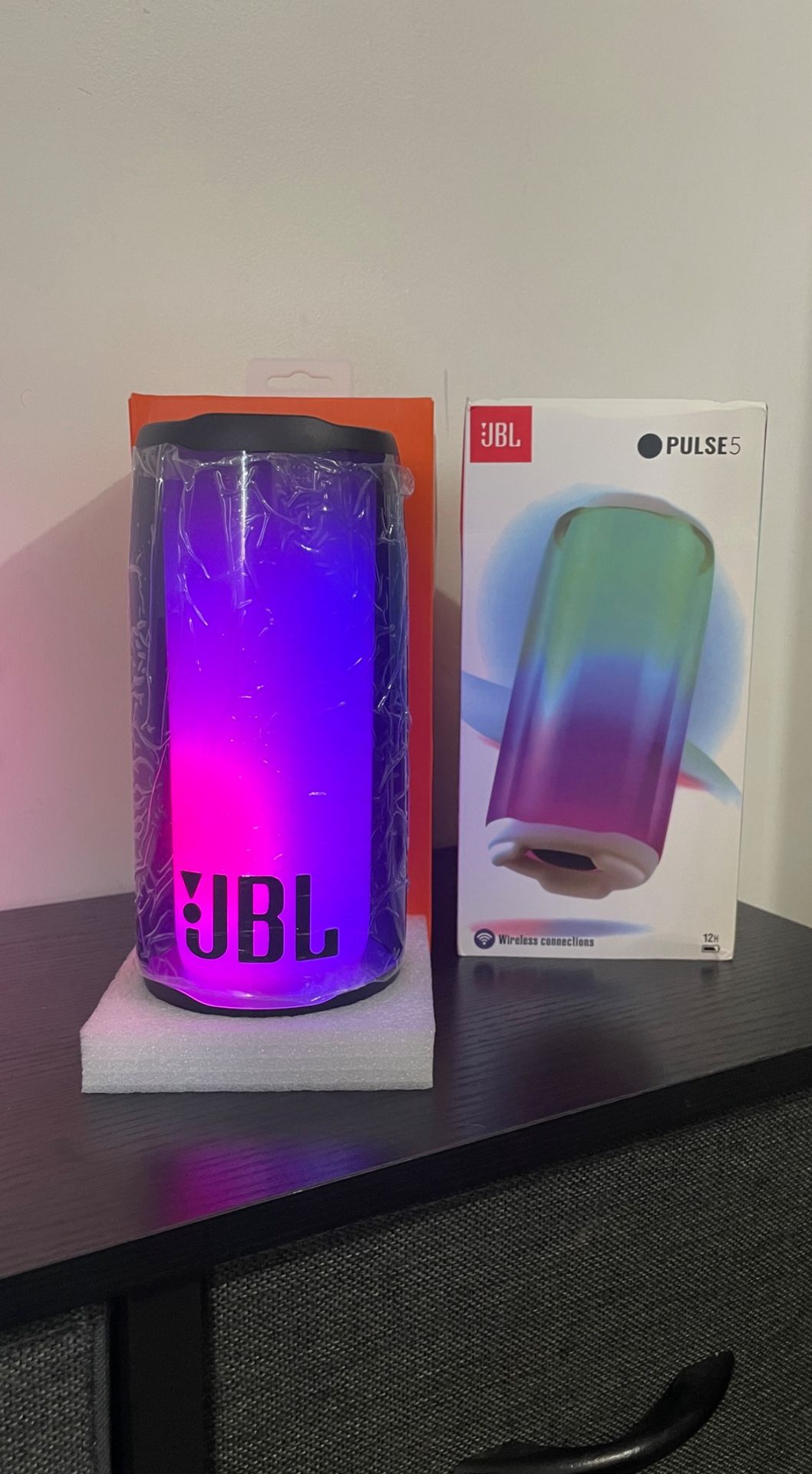 JBL Pulse 5 Speaker With Led Lights Show