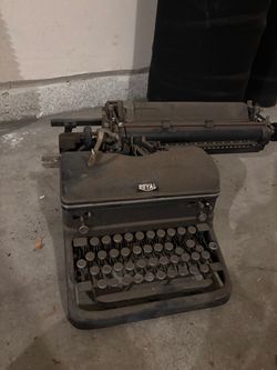 WWII Royal Typewriter