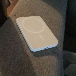 Apple MagSafe Battery Pack