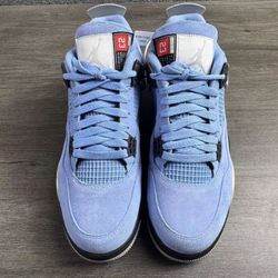 Air Jordan 4 Unc