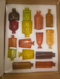 Yaomiao 15 Pcs Glass Bud Vases Centerpieces, Orange Yellow Series
Vintage Embossed Textured Glass, Thanksgiving Christmas Vase Gift, Mini Colored Flow