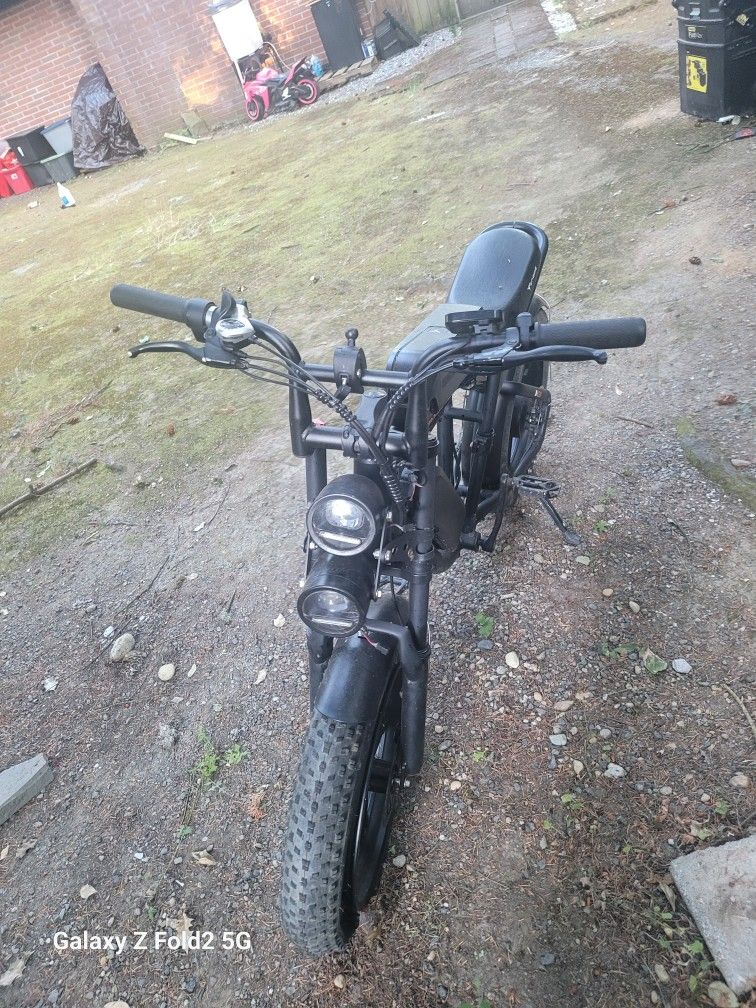 2-bay electric bike ✅️ works perfectly but does not come with a charger