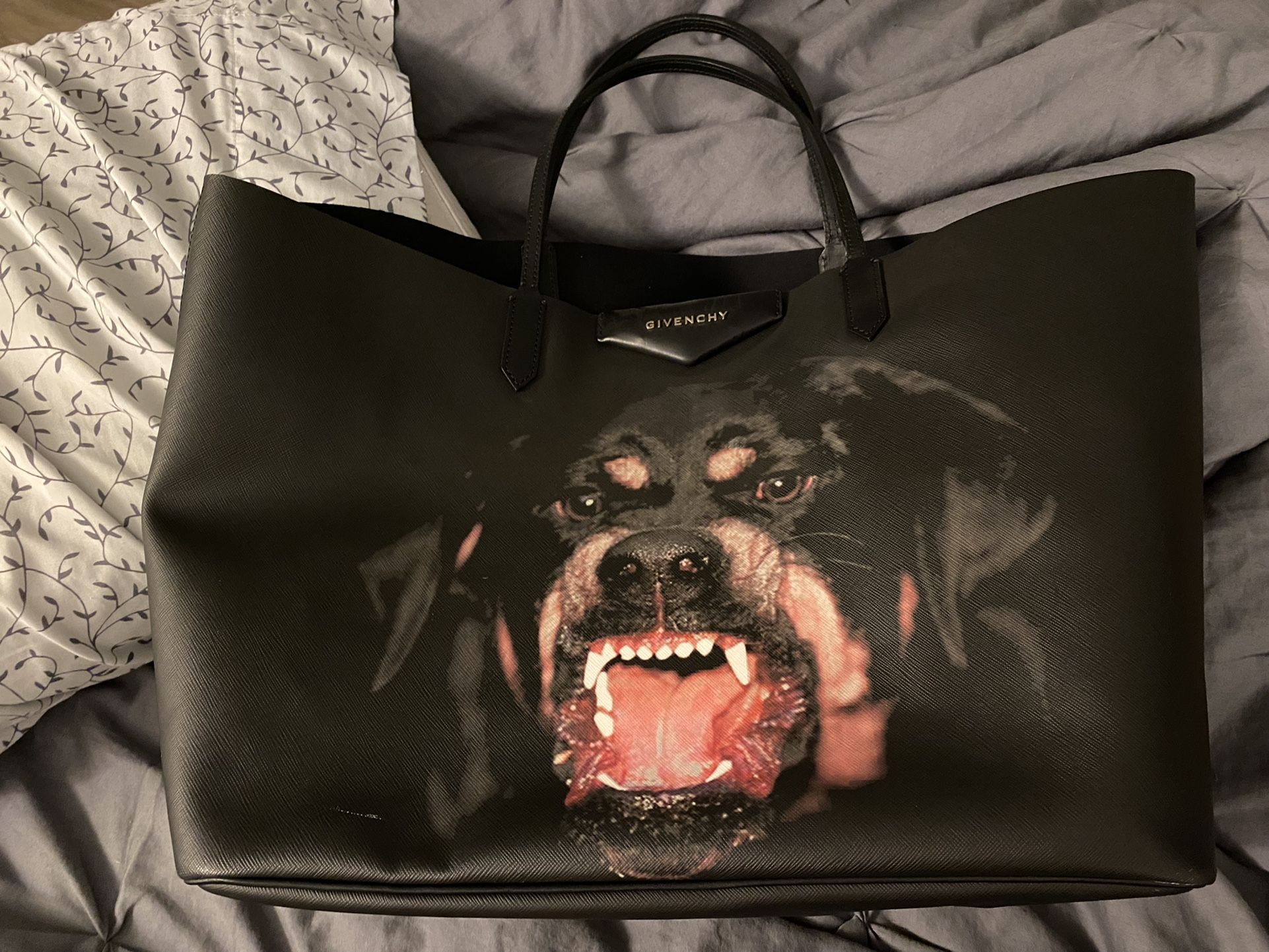 Givenchy Large Rottweiler Tote Bag for Sale in Everett WA OfferUp