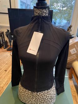 Lululemon Define Cropped Jacket Nulu Black Size 6