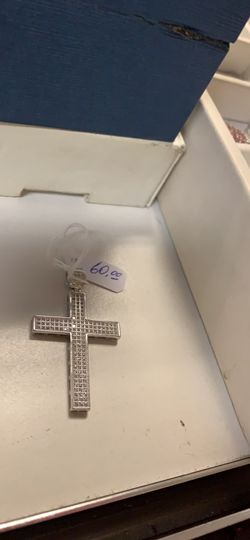 Sterling silver cross pendant
