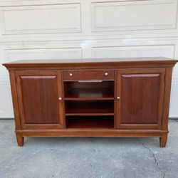 Thomasville Hutch Buffet Cabinet Media TV Stand Sideboard
