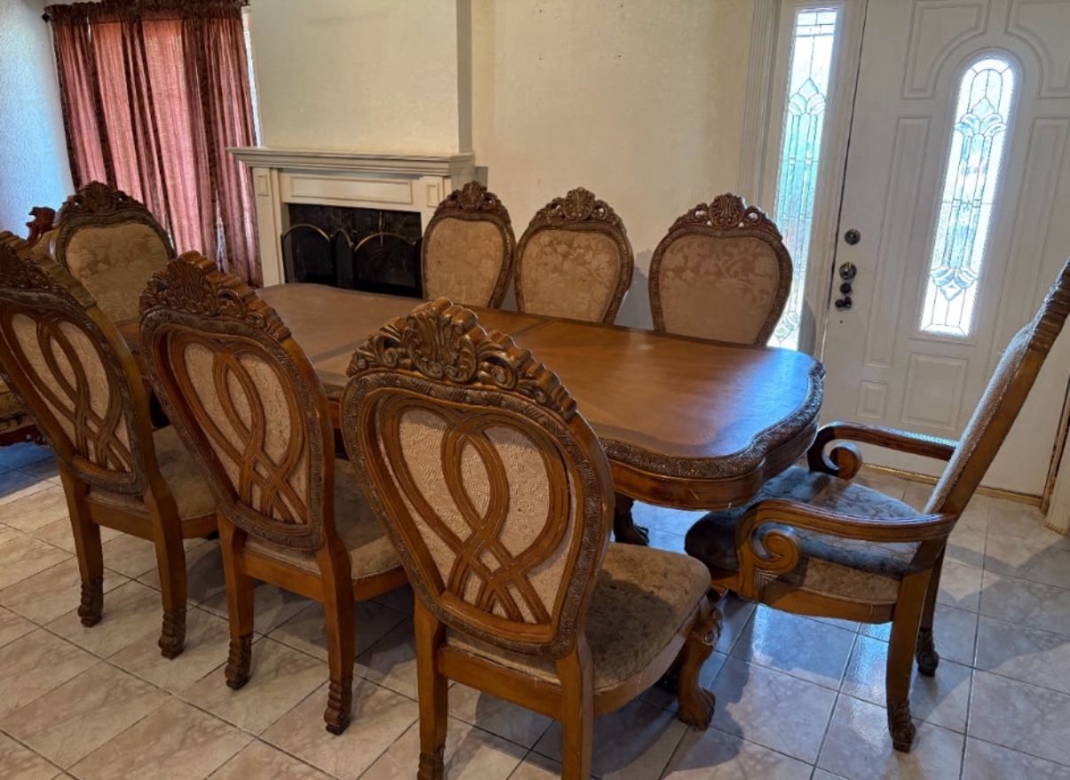 Dining Room Table With Chairs