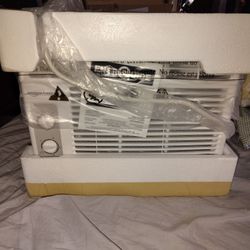 Amazon Basics Window-Mounted Air Conditioner 