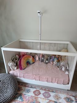 Pottery Barn Kids White Crib