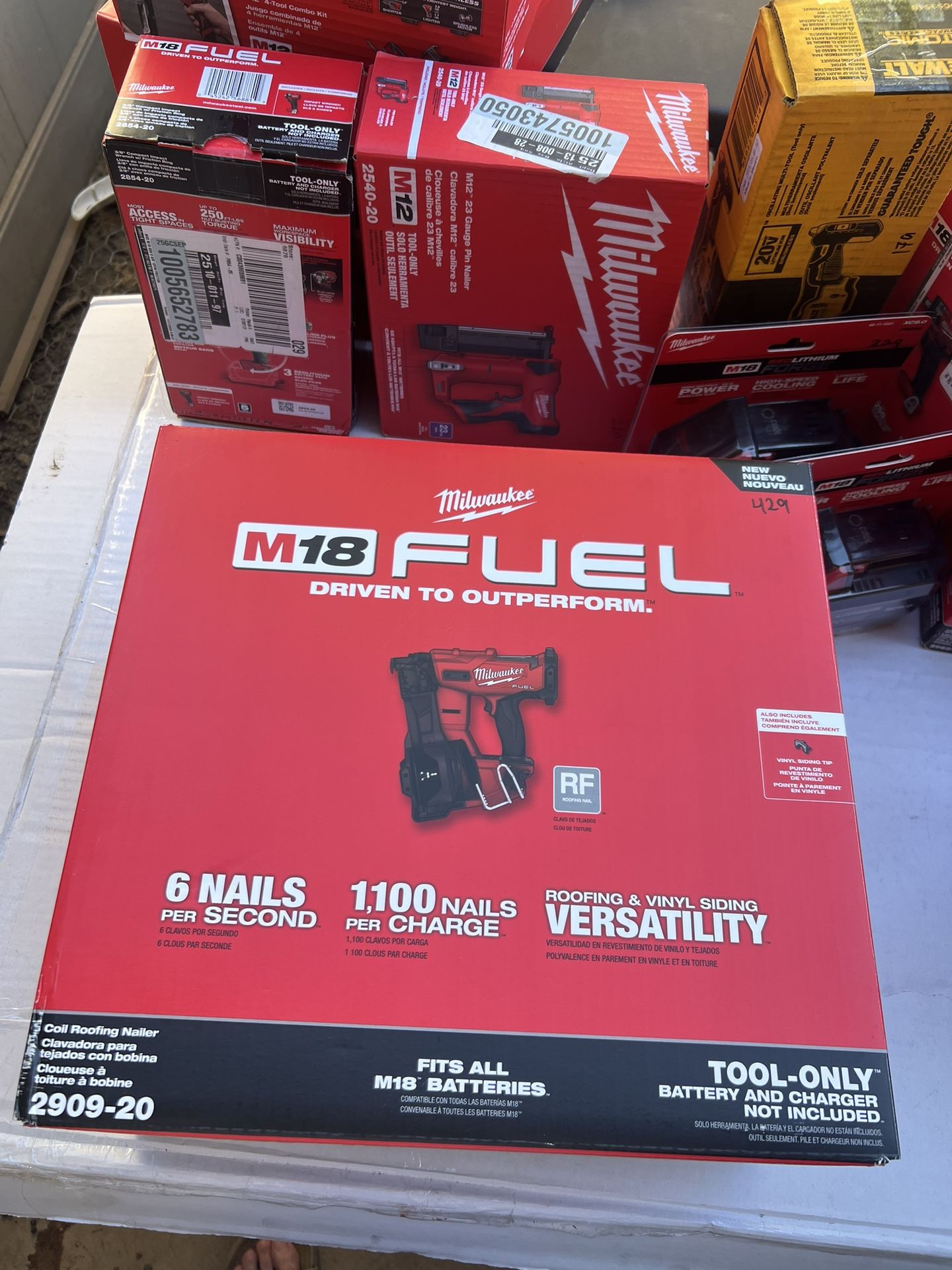 M18 Fuel Coil Roofing Nailer New 
