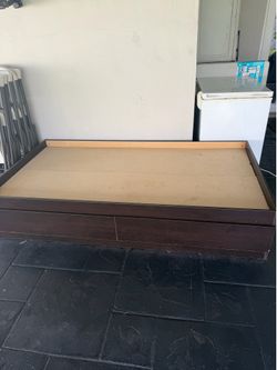 Free twin bed with drawers