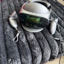 Meta Quest Pro - Like New 🔥