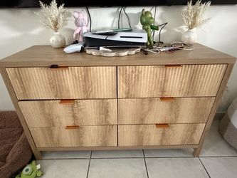 6-Drawer Wood Dresser with Fluted Front
