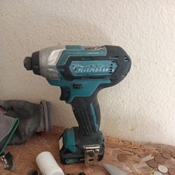 Makita 12 Volt Impact Drill