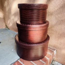 Set of 3 Brown Round Faux Leather Boxes