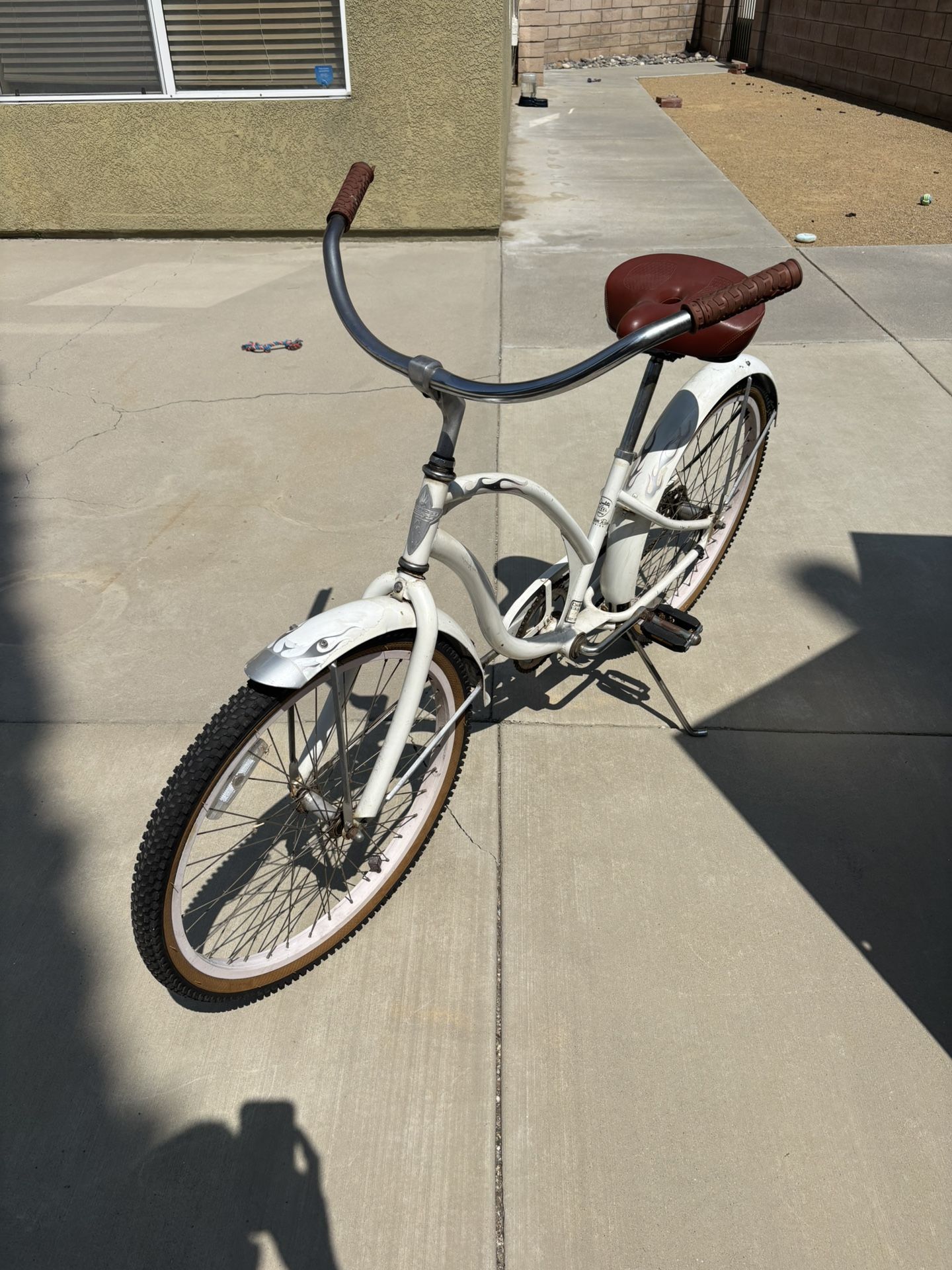 Women Beach cruiser bike