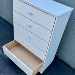 New Chest 5 Drawer Dresser 