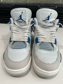 Used Jordan 4 Retro “Military Blue”