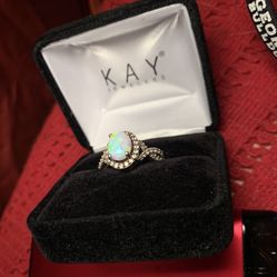 Kay Jewelers Size 7 Opal Ring