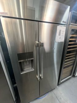 Dacor 42” built in refrigerator 2022
