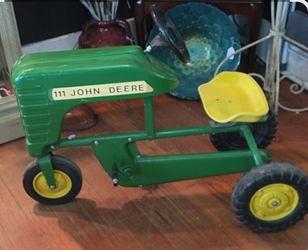 111 John Deer pedal tractor
